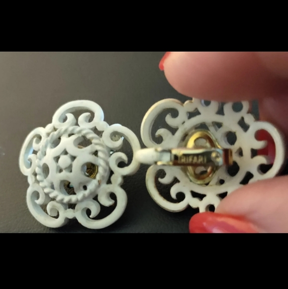 Vintage Earrings - Picture 2 of 2